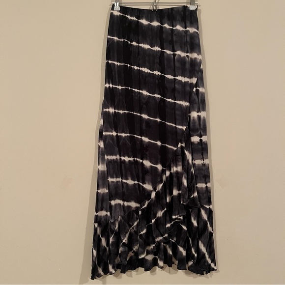 Vacay Dresses & Skirts - VACAY Soft Jersey Knit Ruffle Hem Maxi Skirt